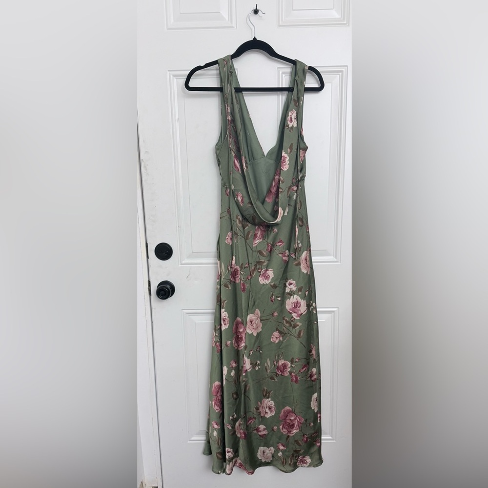 Elegant Backless Floral Dress in Green and Pink